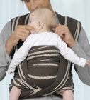 Baby Carry Sling do Brasil Mocca 450 cm by Amazonas AZ-5060410-OLD color hnědý