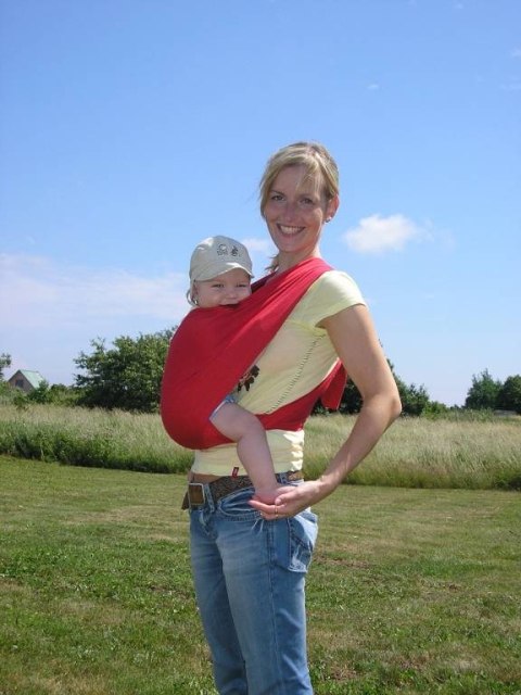CarryBaby red Carry Sling by Amazonas AZ-5039001-OLD color red